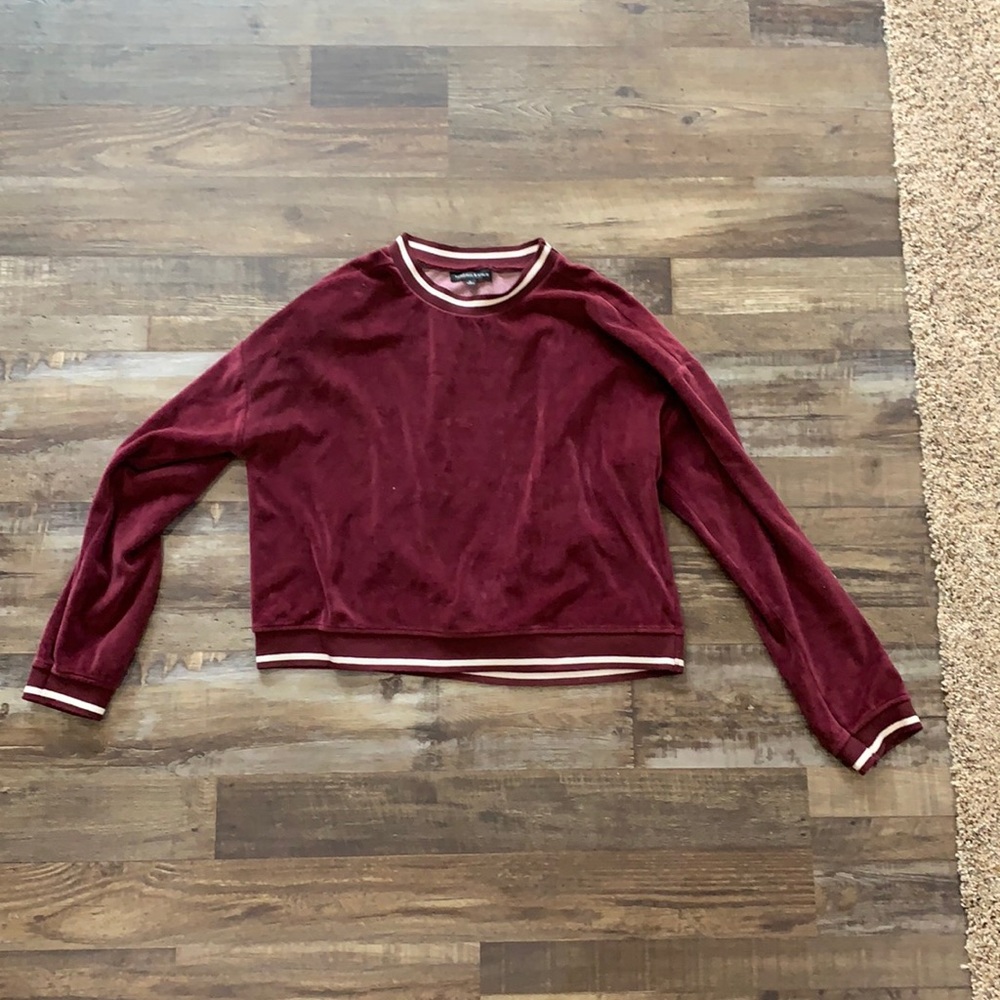 Kendall and Kylie maroon cropped sweatshirt